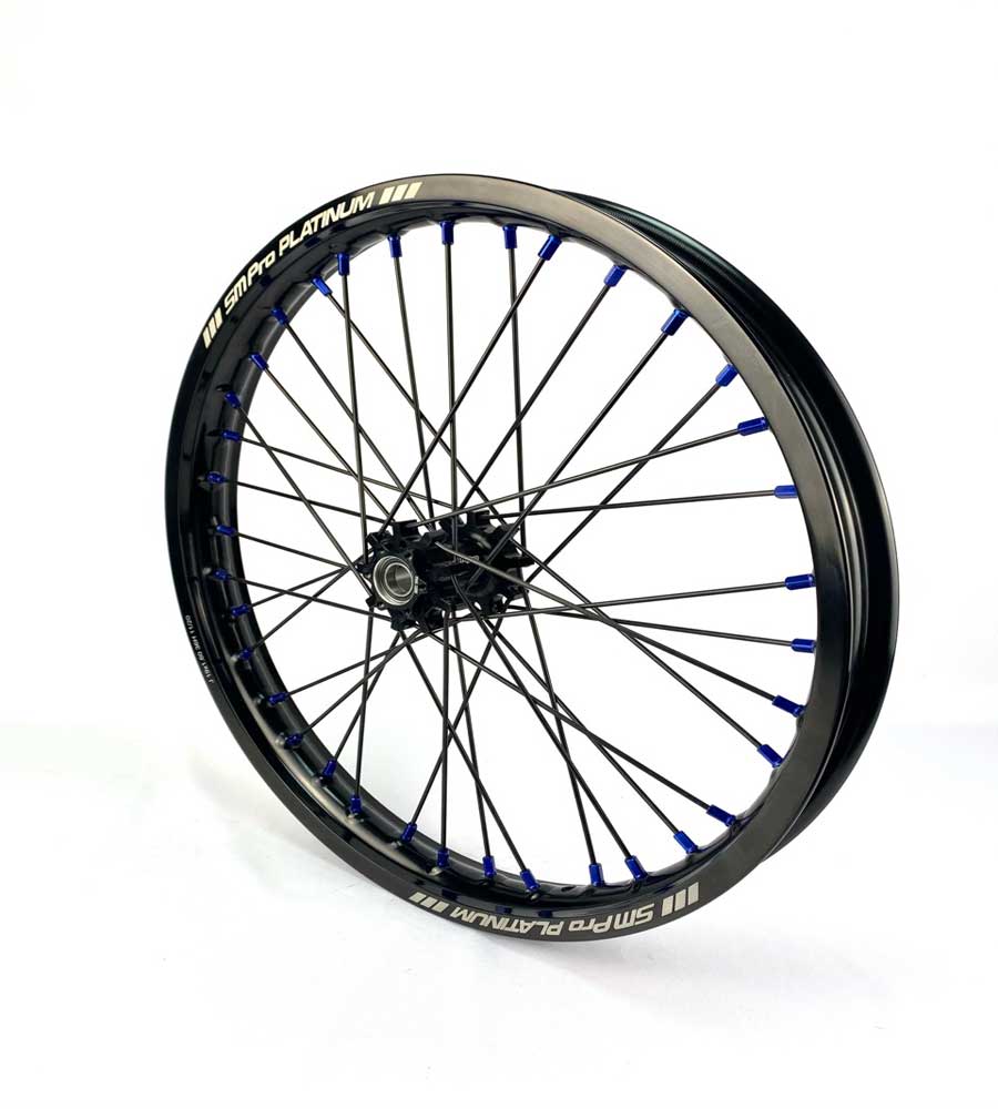 SM Pro Light Bee Wheelset – Black Rim and Blue Nipples - EVFREAKS SM Pro Light Bee Wheelset – Black Rim and Blue Nipples