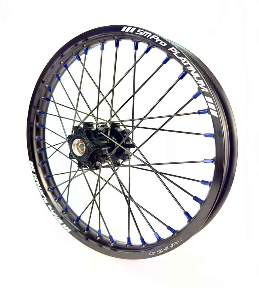 SM Pro Light Bee Wheelset – Black Rim and Blue Nipples - EVFREAKS SM Pro Light Bee Wheelset – Black Rim and Blue Nipples