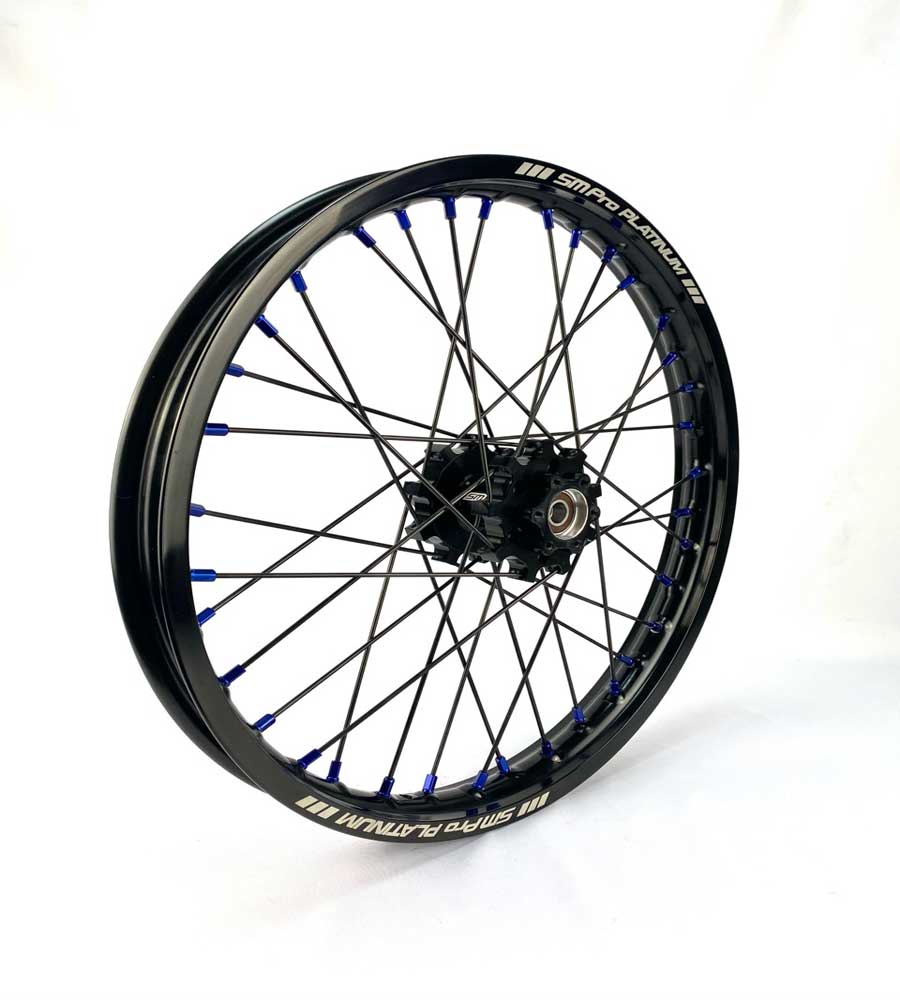 SM Pro Light Bee Wheelset – Black Rim and Blue Nipples - EVFREAKS SM Pro Light Bee Wheelset – Black Rim and Blue Nipples