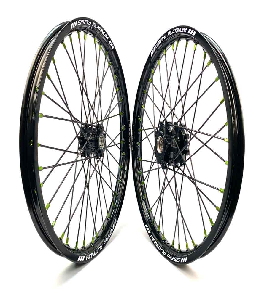 SM Pro Light Bee Wheelset – Black Rim and Green Nipples - EVFREAKS SM Pro Light Bee Wheelset – Black Rim and Green Nipples