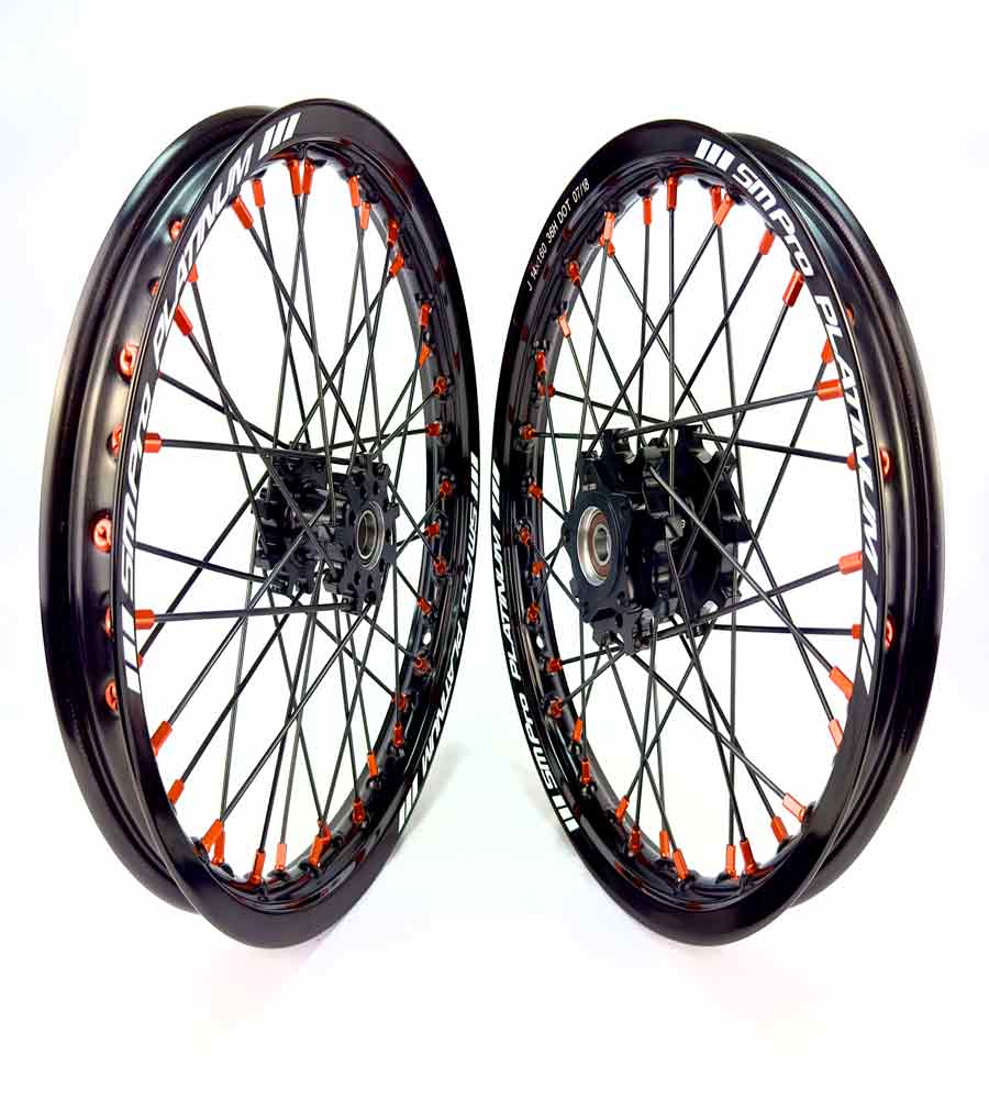 SM Pro Light Bee Wheelset – Black Rim and Orange Nipples - EVFREAKS SM Pro Light Bee Wheelset – Black Rim and Orange Nipples