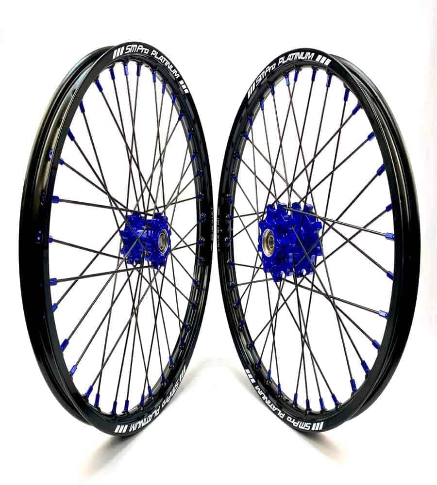 SM Pro Light Bee Wheelset – Blue Hub and Blue Nipples - EVFREAKSSM Pro Light Bee Wheelset – Blue Hub and Blue Nipples