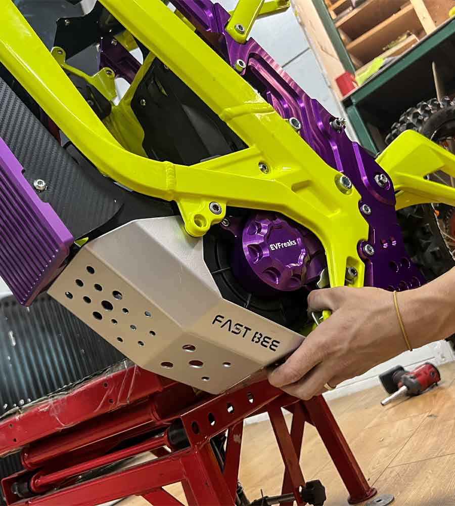 EVF Extra Long & Wide Bashplate-Skidplate / SUR-RON Light Bee - EVFREAKS