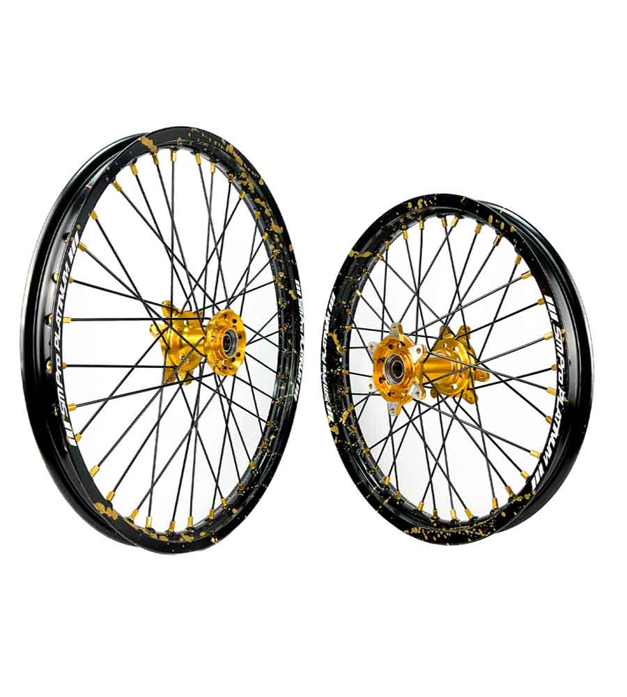 SM Pro Ultra Bee Wheels – Splatterkote Black with Gold Splatter and Matte Spokes - EVFREAKSSM Pro Ultra Bee Wheels – Splatterkote Black with Gold Splatter and Matte Spokes